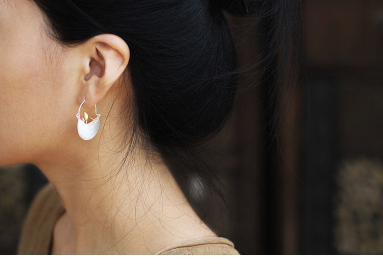 Alternate view: Women's earrings
