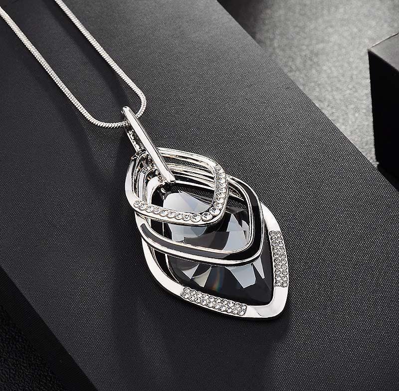 Women's long necklace & pendant