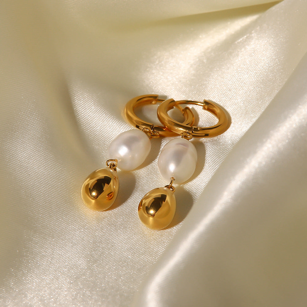 Women's natural pearl 18K gold earrings