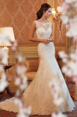 Alternate view: Women's lace wedding dress