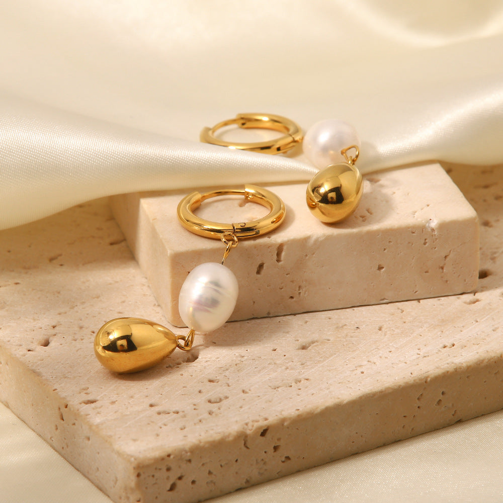 Women's natural pearl 18K gold earrings