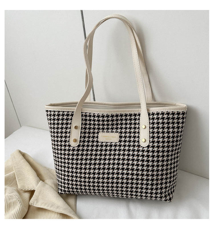 Women's white shoulder bag