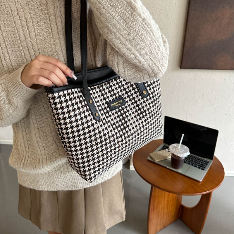 Alternate view: Women's shoulder bag