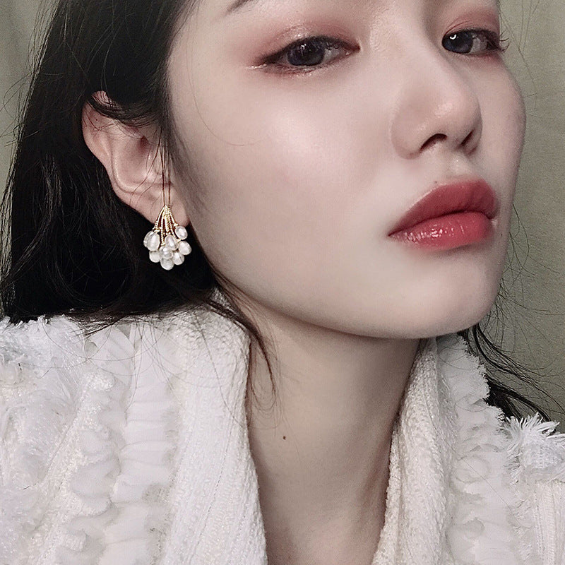 Alternate view: Women's natural pearl earrings