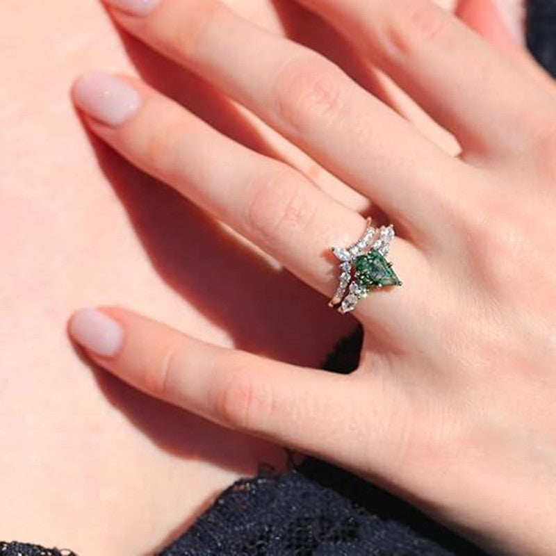 Women's green moss agate ring set