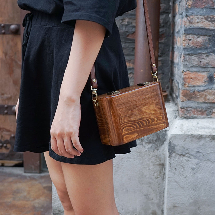 Unisex wooden buckle bag