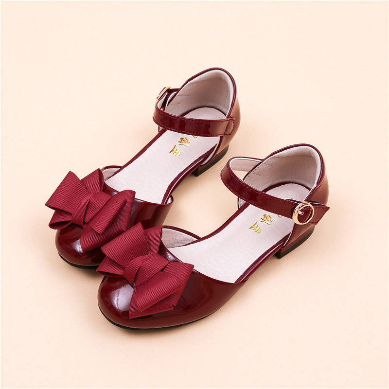 Girls patent leather shoes