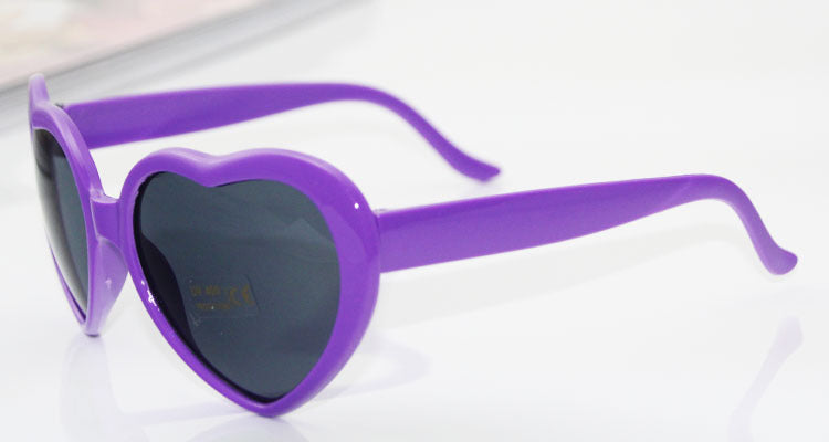 Women's purple heart light sunglasses