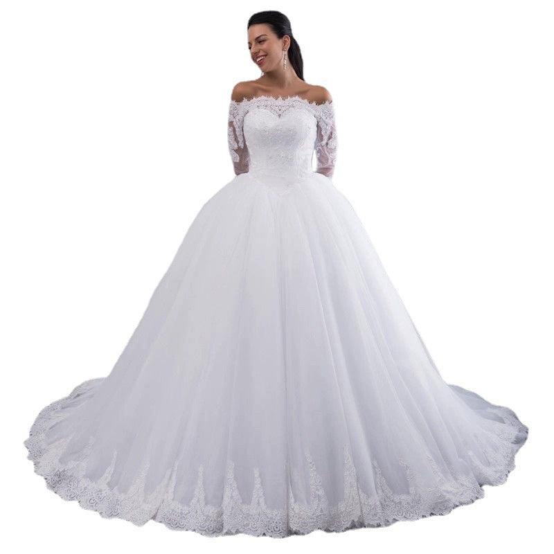 Alternate view: Women's lace wedding dress