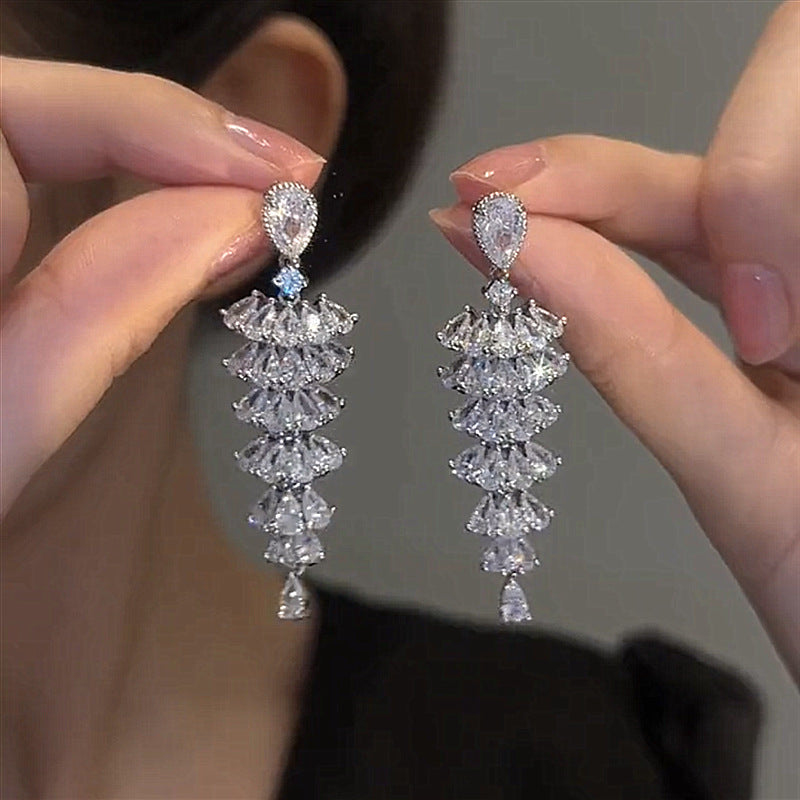Women's zircon earrings