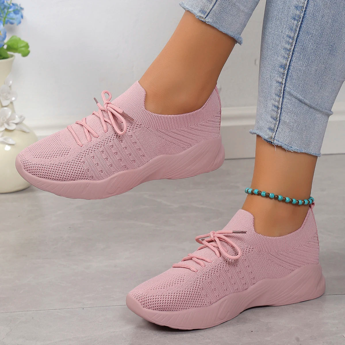 Women's pink breathable sneakers
