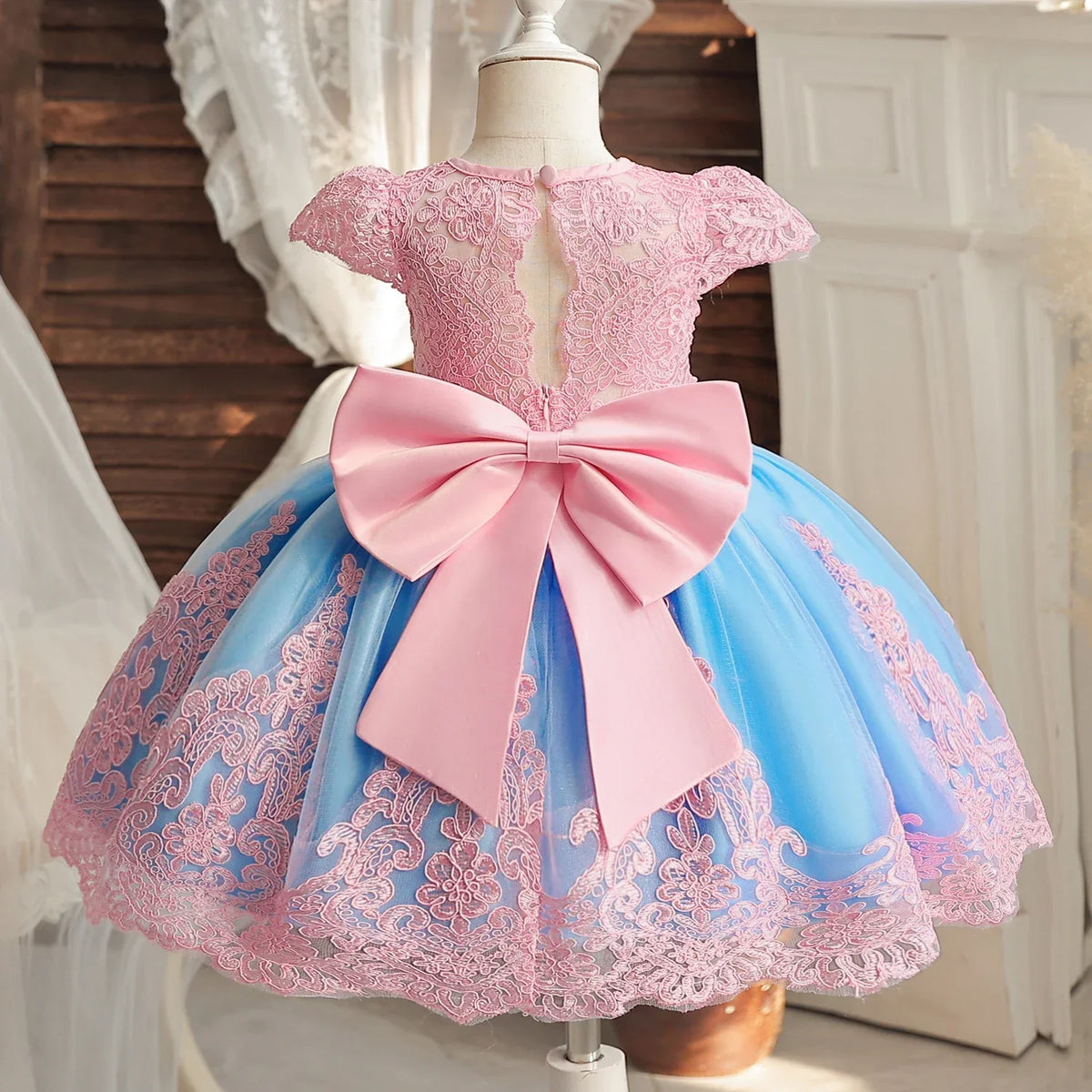 Girls vintage girl dress