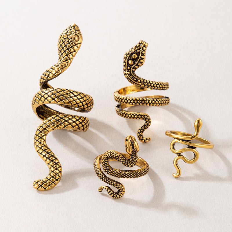 Men's gold serpentine ring set