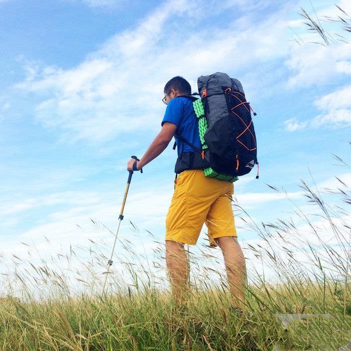 Unisex hiking shoulder bag