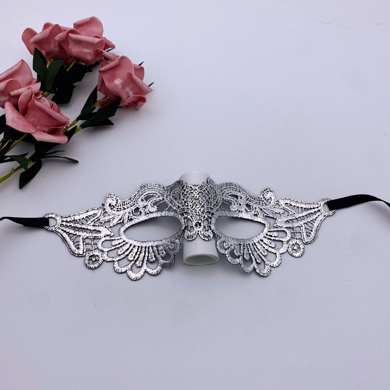 Women's silver lace mask
