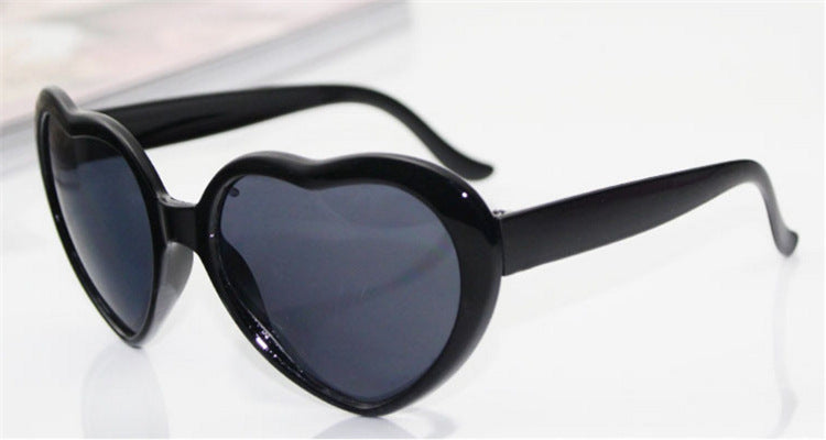Women's black heart light sunglasses