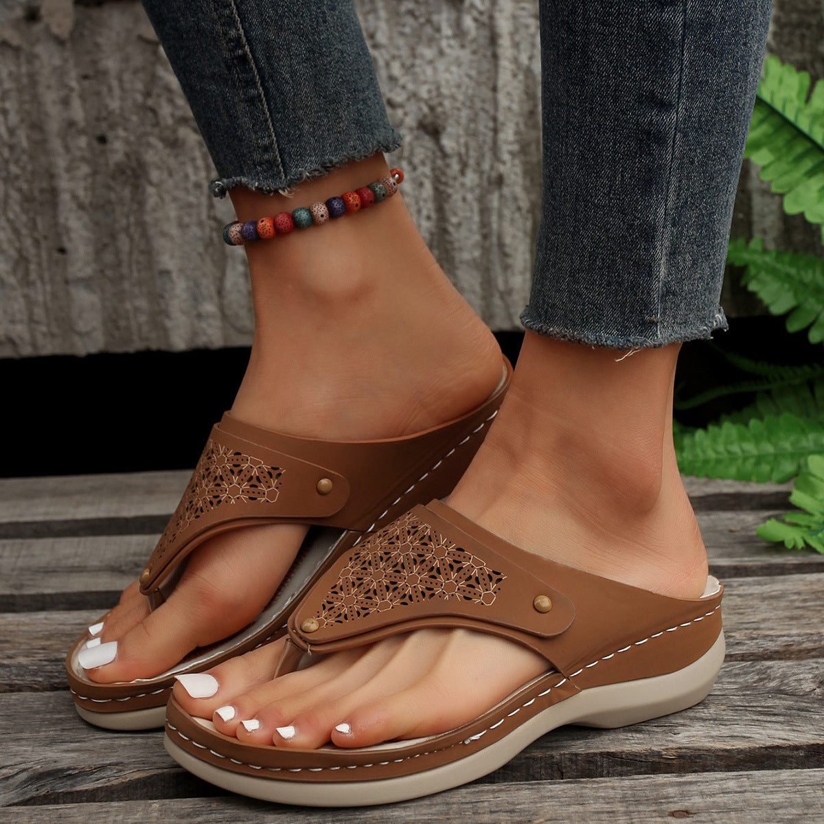 Women's brown thong flip flops