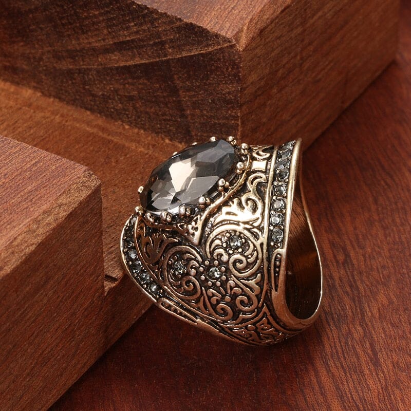 Alternate view: Women's antique gold ring