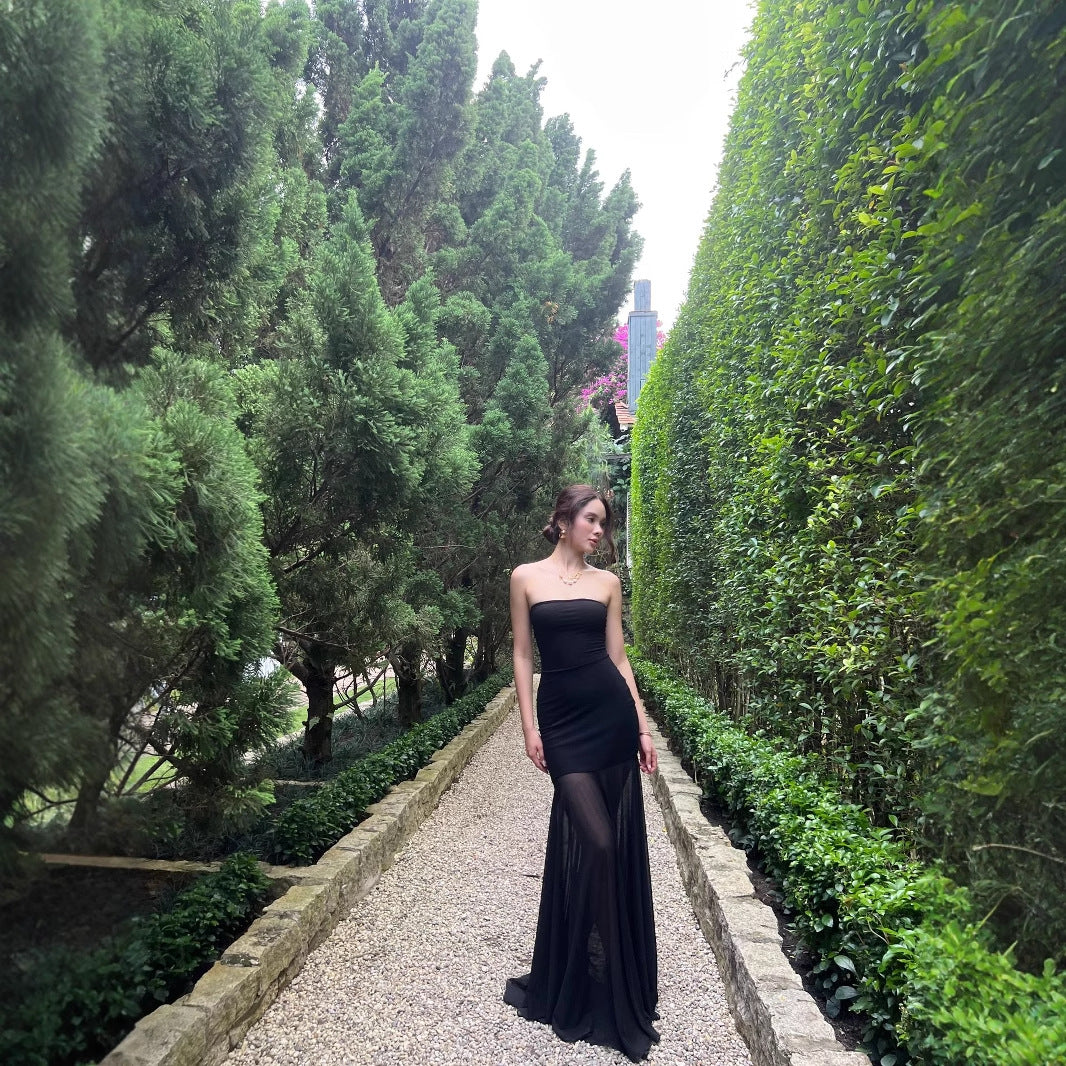 Women's black solid dress