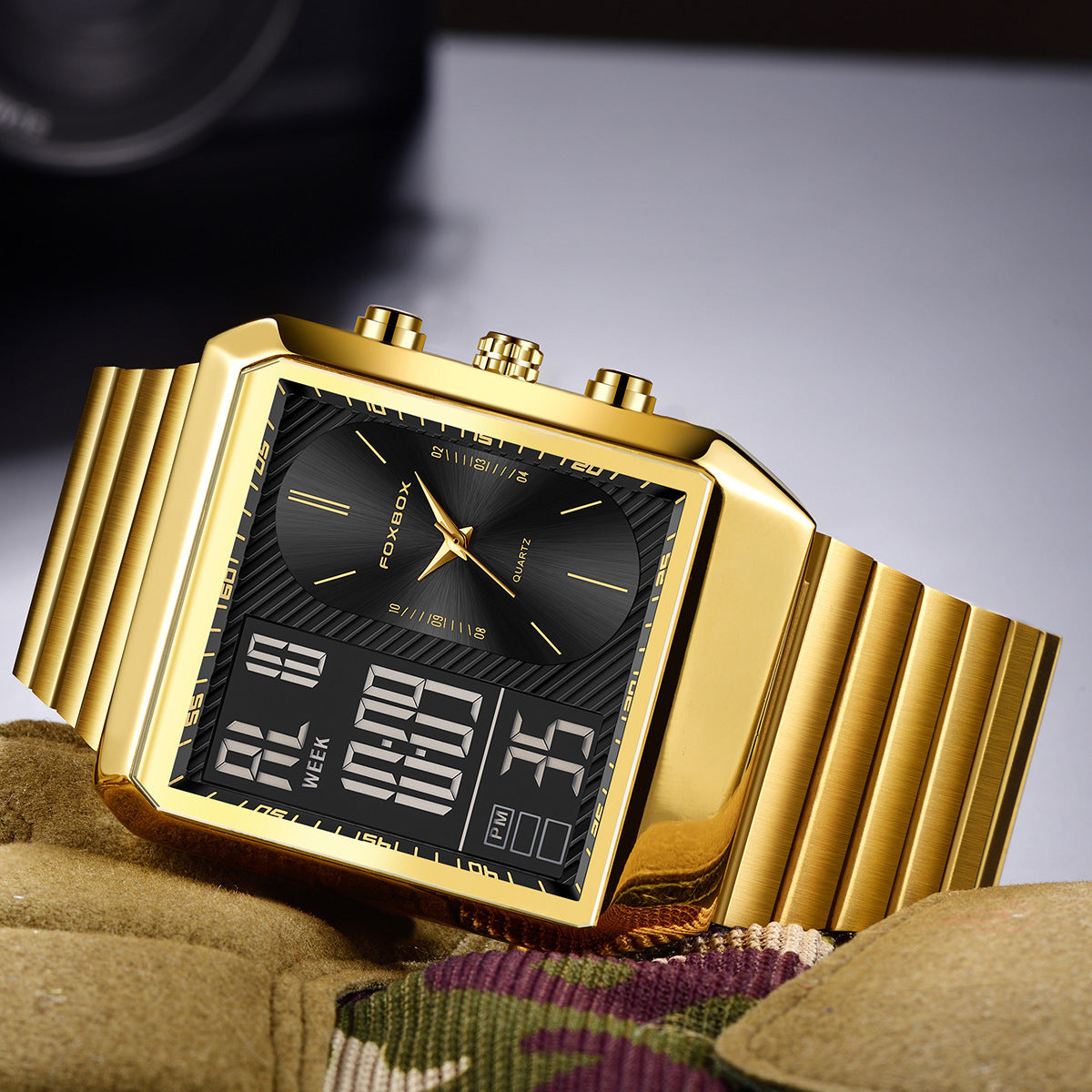 Alternate view: Men's quartz watch