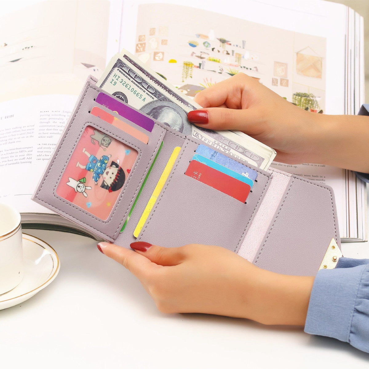 Women's heart-shaped wallet