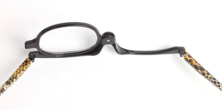 Alternate view: Women's reading glasses