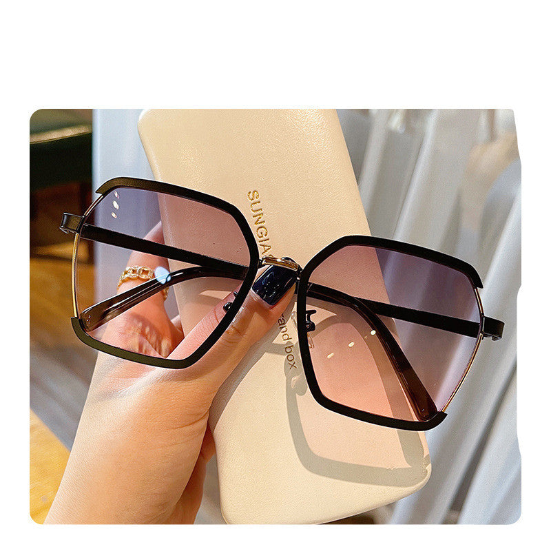 Women's black frame grey powder UV sunglasses