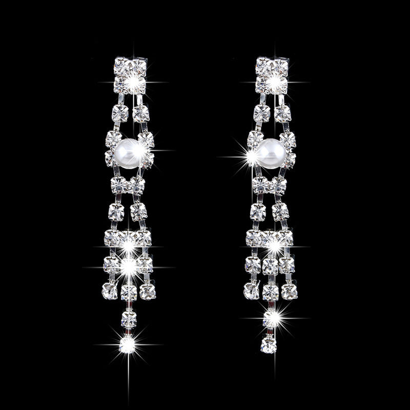 Alternate view: Women's claw chain earrings