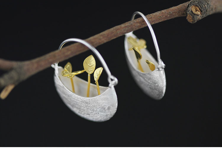 Alternate view: Women's earrings
