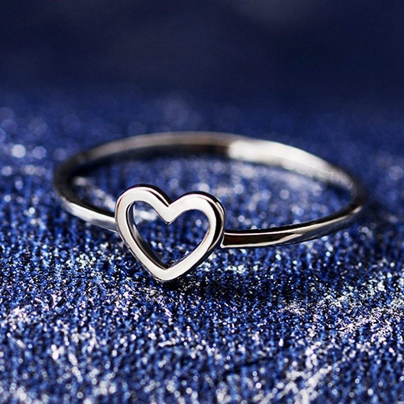 Unisex hollow heart ring