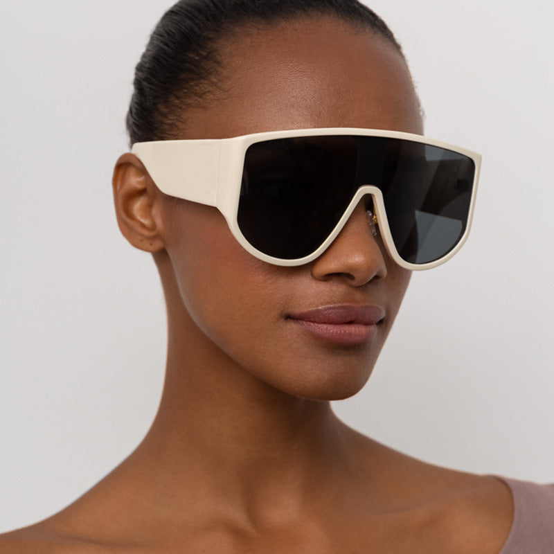 Women's oversized round sunglasses