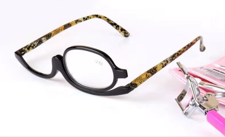 Alternate view: Women's reading glasses