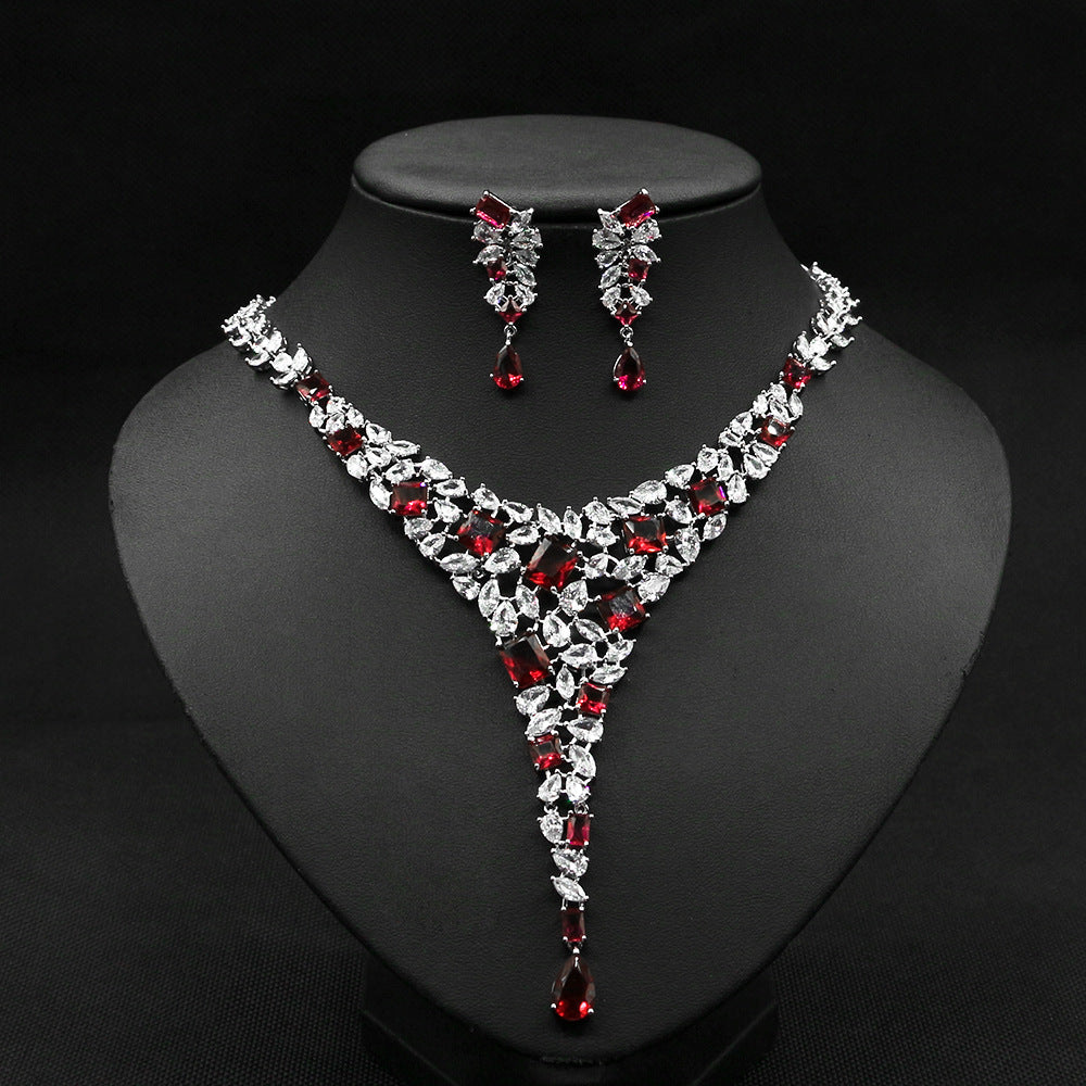 Women's colorful necklace