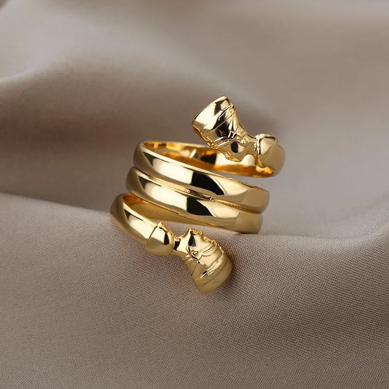 Alternate view: Women's mysterious touch: ring