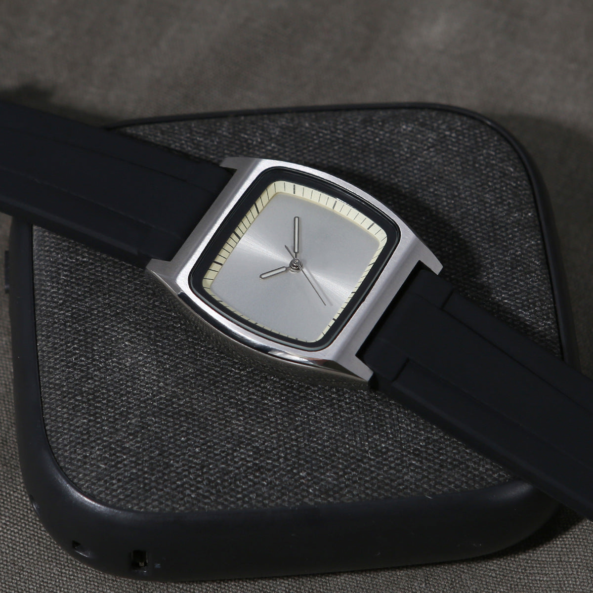 Alternate view: Unisex simple square watch
