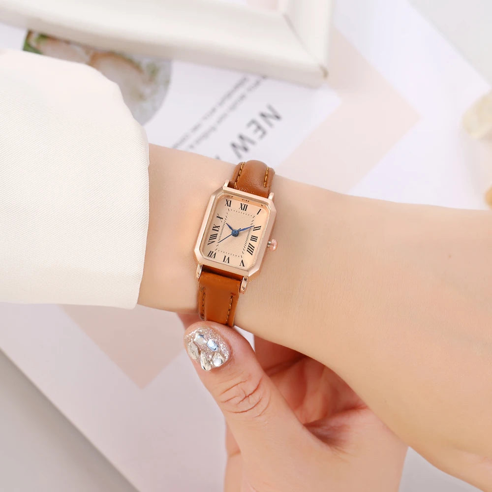 Vintage square Roman numeral watch - view 4