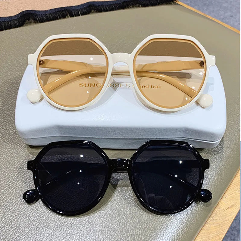 Women's oversized sunglasses