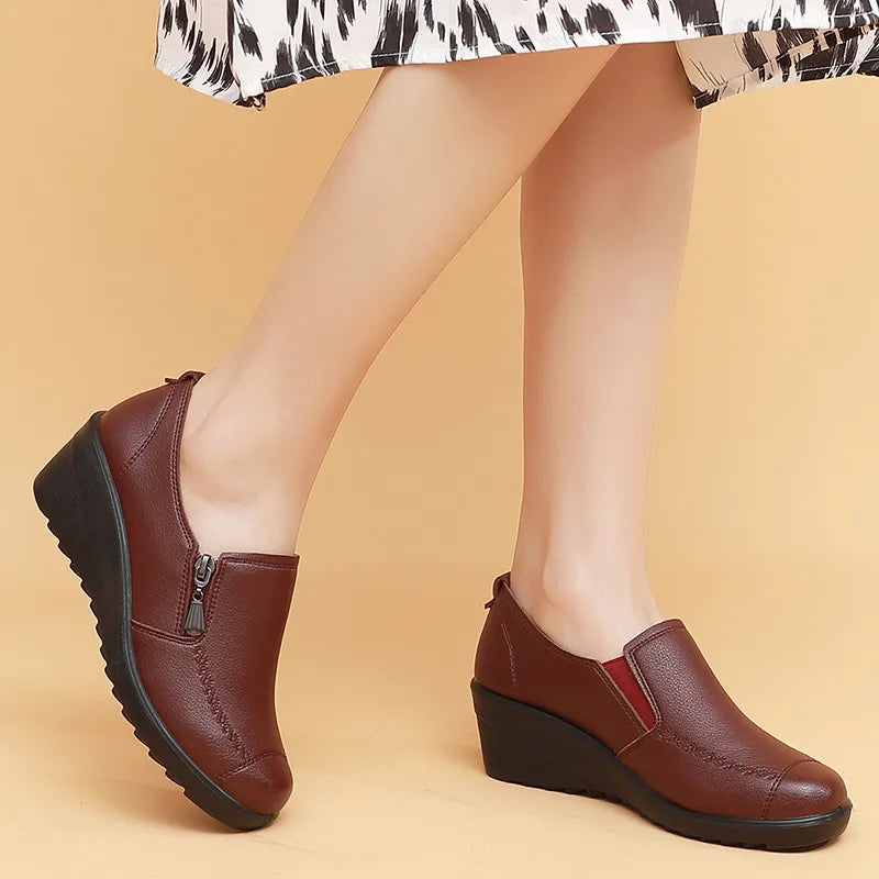 Alternate view: Women's pumps