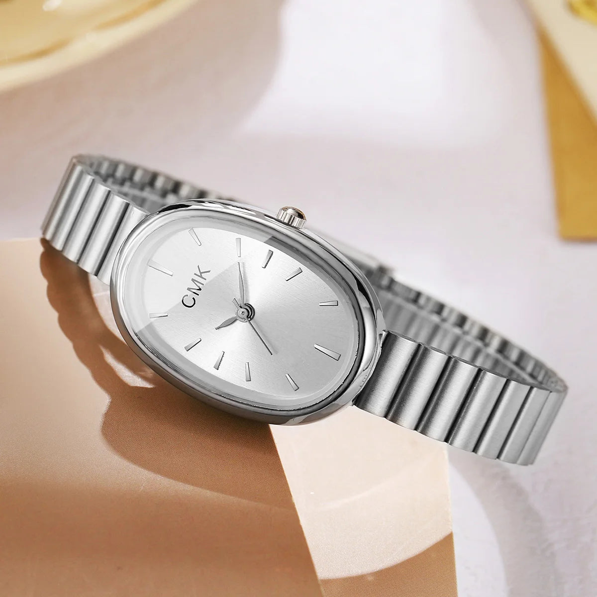 Oval dial bracelet watch for women - view 6