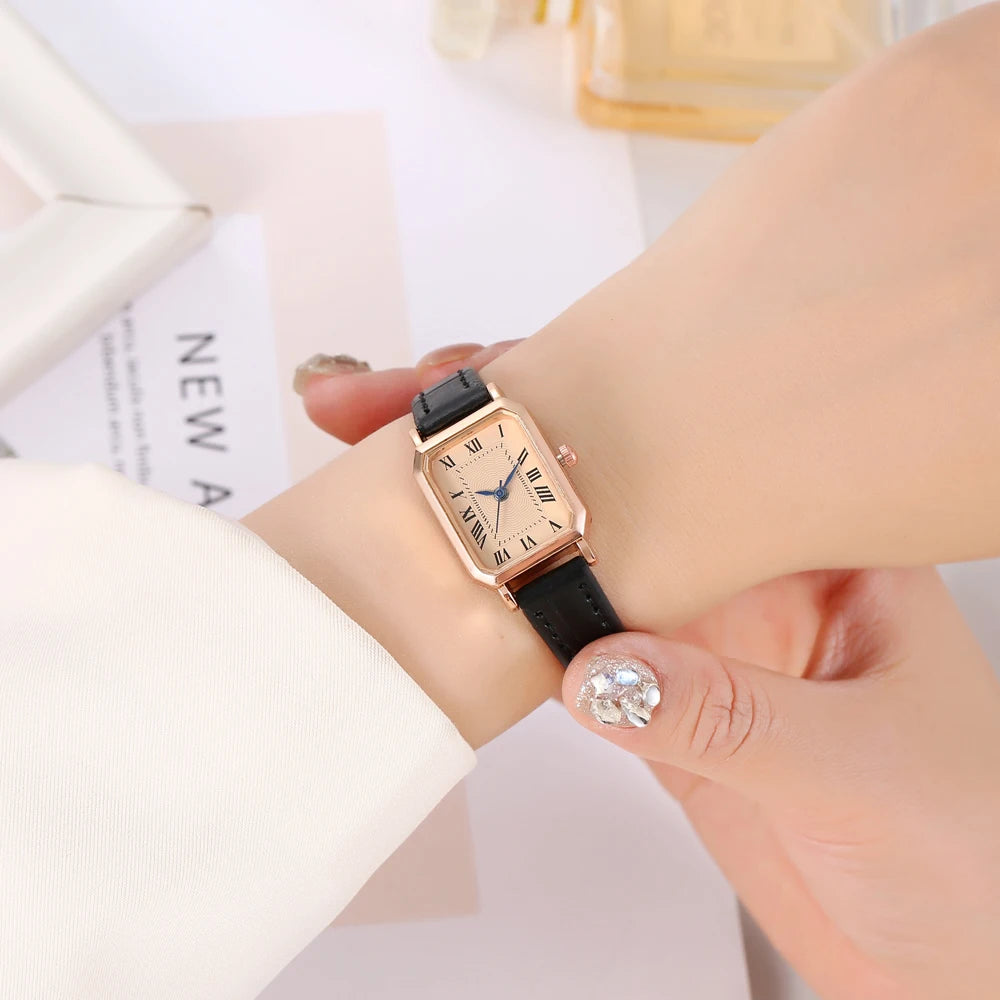 Vintage square Roman numeral watch - view 5