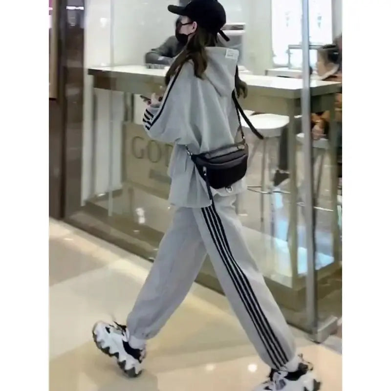 Women's sweatshirt & pants outfit