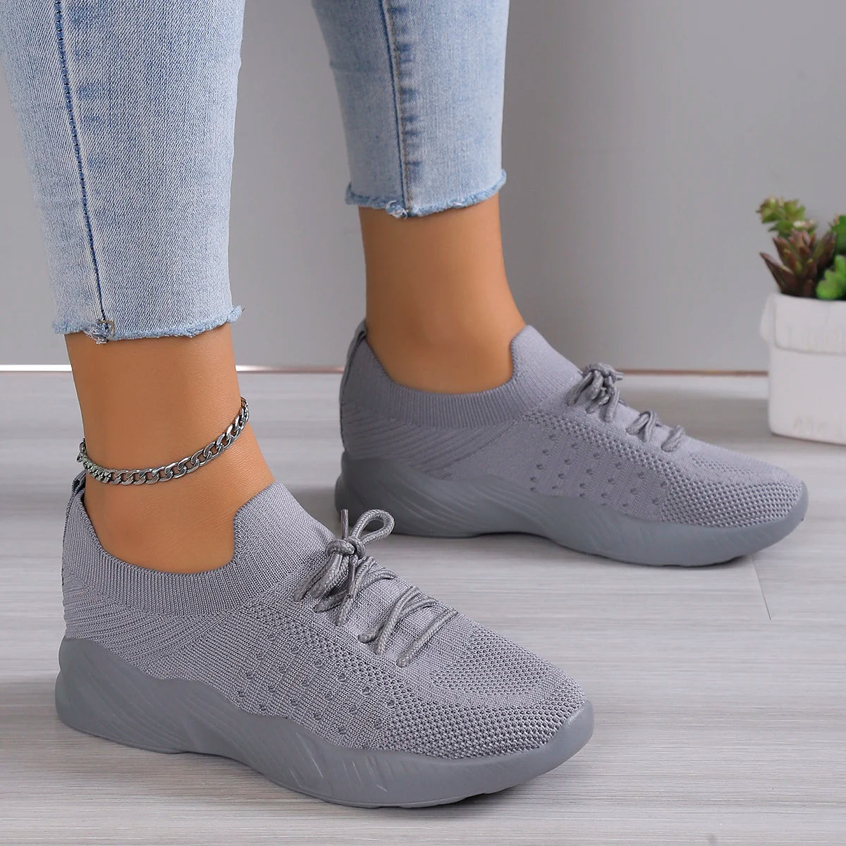 Women's gray breathable sneakers
