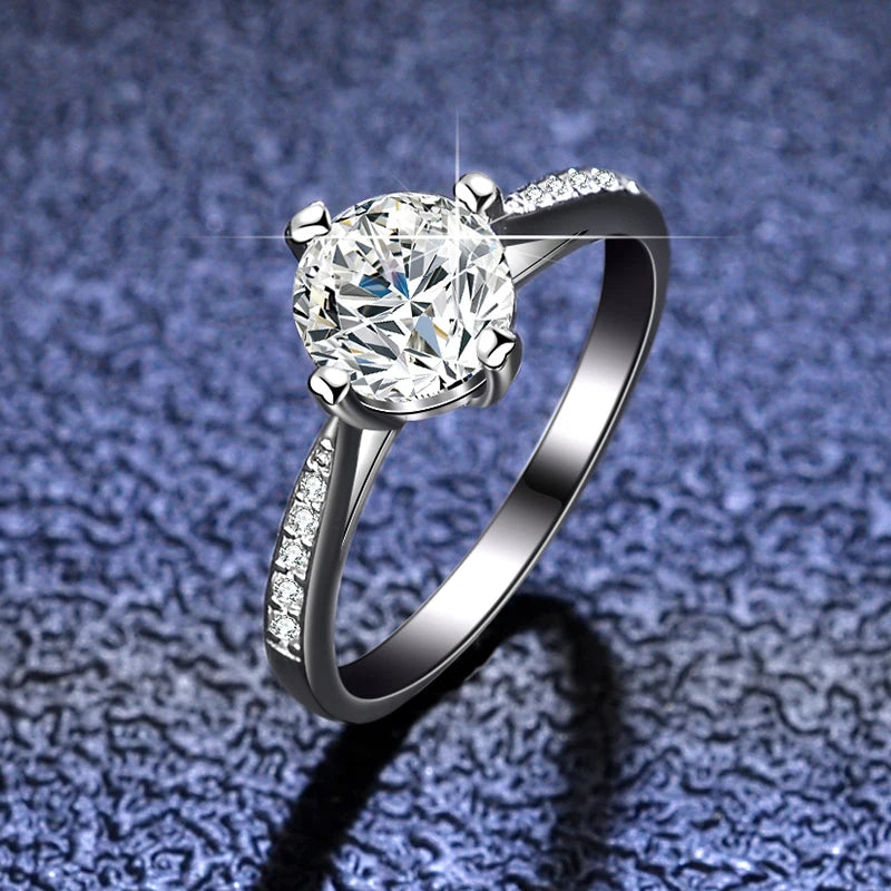 Women's 18K white gold moissanite solitaire ring