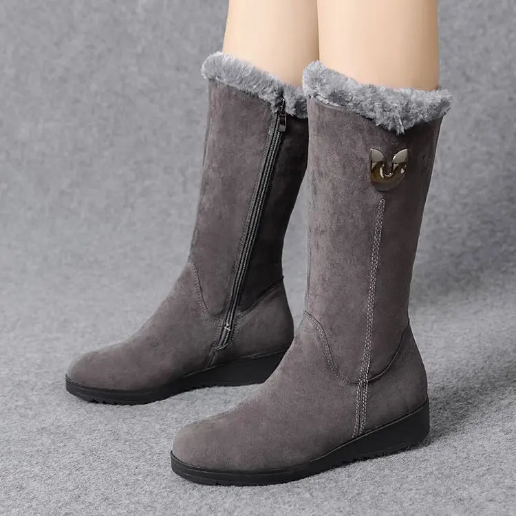 Alternate view: Women's plush fur winter boots