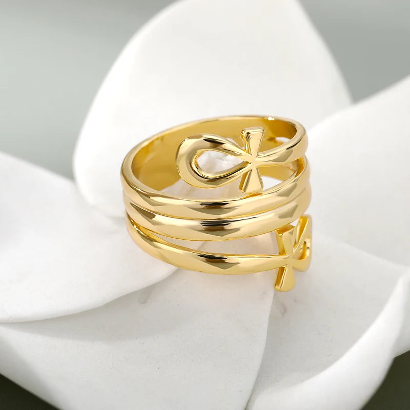 Alternate view: Women's mysterious touch: ring