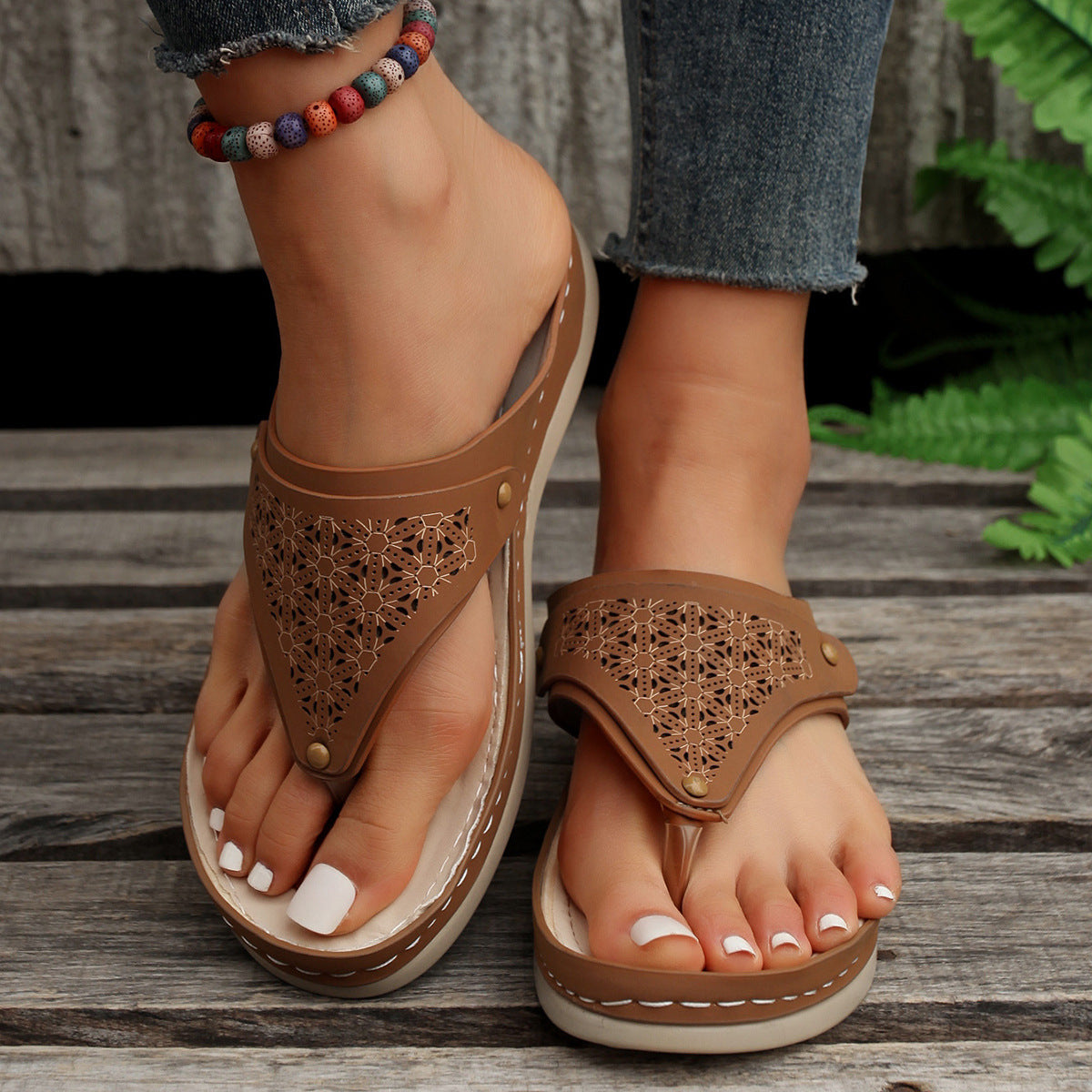Alternate view: Women's thong flip flops