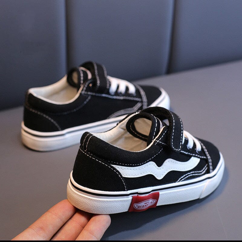 Kids breathable sneakers